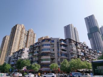 丽香铁路建设有序推进 哈巴雪山隧道正洞中导洞贯通
